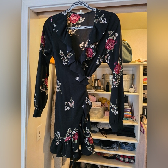 Floral wrap dres - Picture 1 of 3